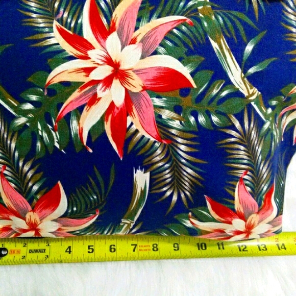 (NEW)! Beautiful! Floral Tote Bag! - Picture 3 of 8